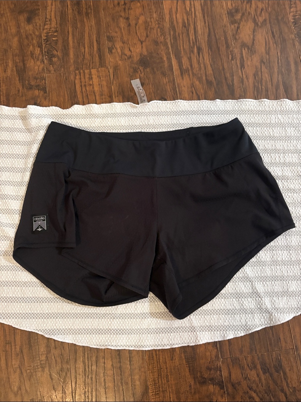 Women’s Black High-Rise Athletic Shorts with Side Pocket